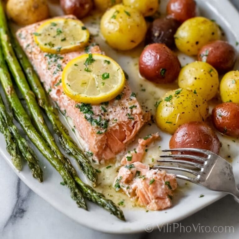 Oven-Baked Salmon with Potatoes and Asparagus Recipe